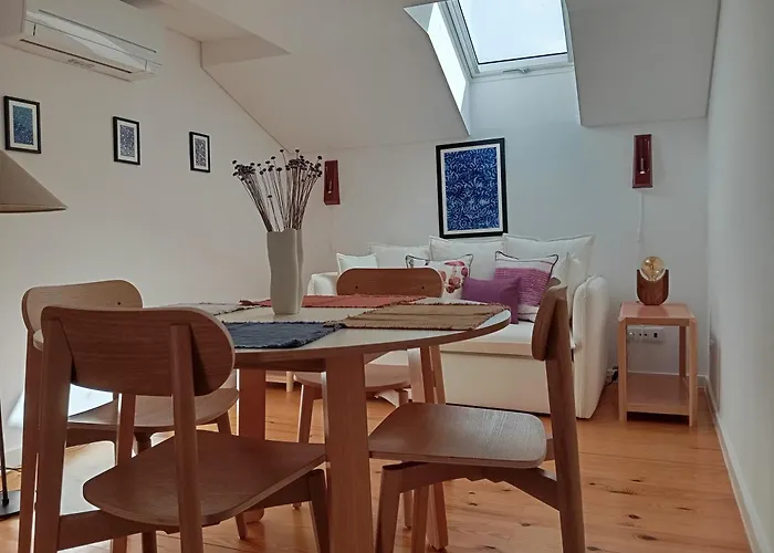 Daire New Sophisticated Penthouse For Up To 10 Guests *