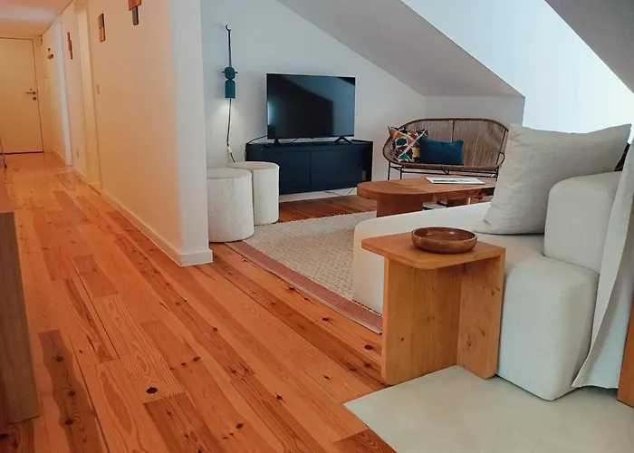 New Sophisticated Penthouse For Up To 10 Guests *